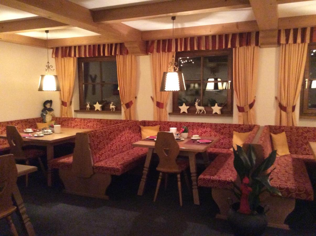 Panorama Garni Ingrid Hotel Toblach Buitenkant foto
