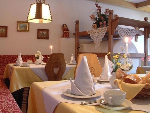 Panorama Garni Ingrid Hotel Toblach Buitenkant foto