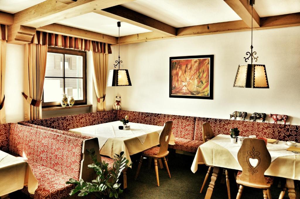 Panorama Garni Ingrid Hotel Toblach Buitenkant foto